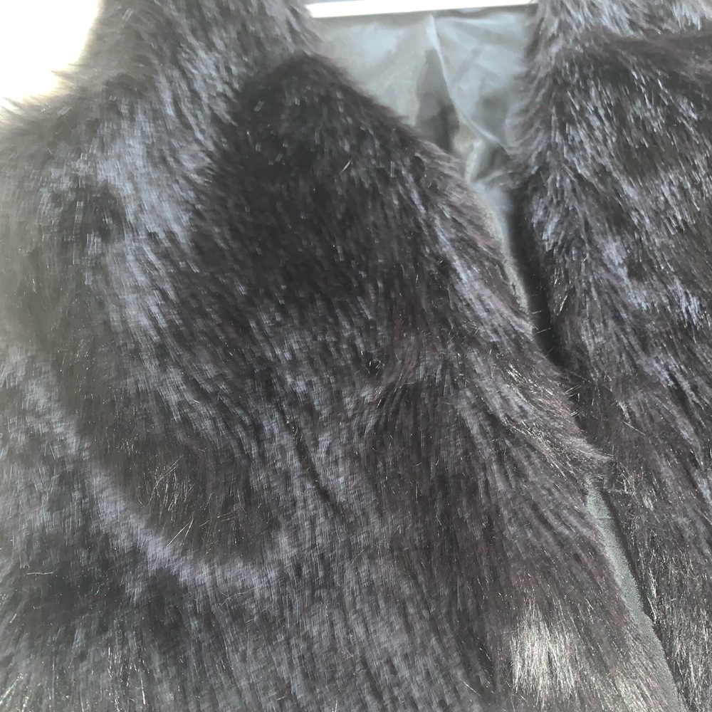 🎀Black faux fur vest / jacket/ coat - Picture 3 of 7